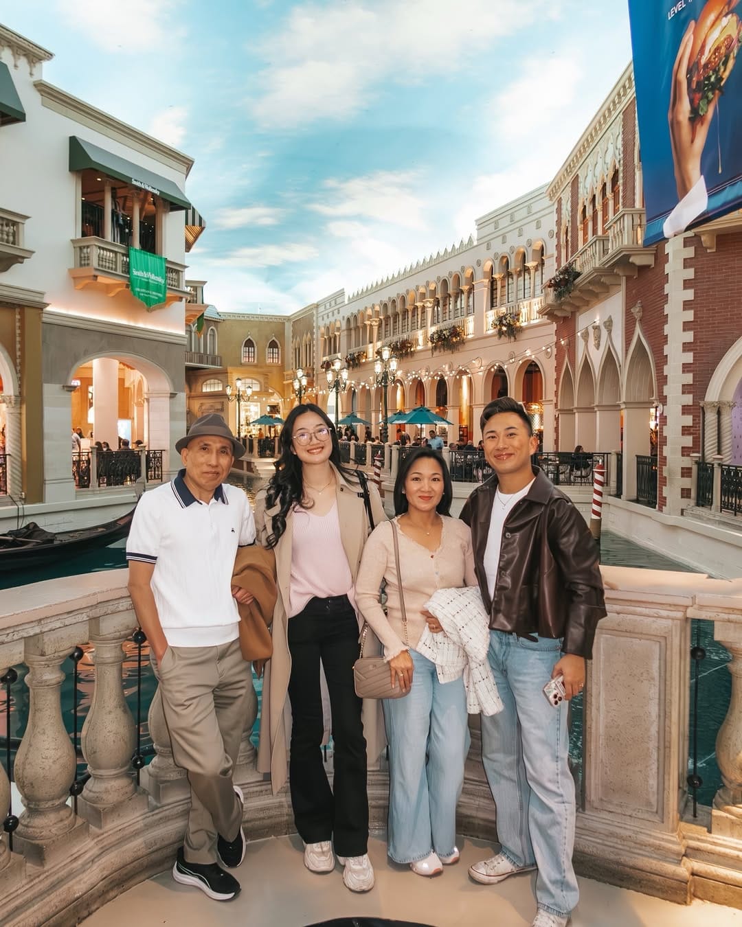 Post 8 by DEREK NGUYEN🌙 on Instagram (carousel)