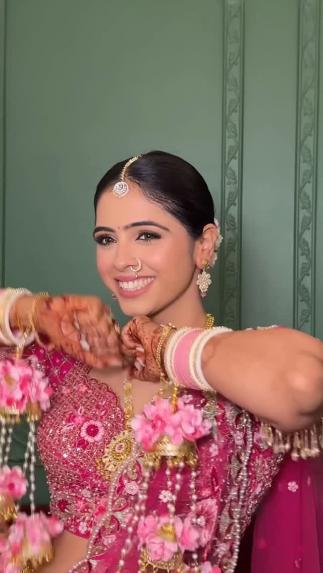 Post 4 by Anushree Tuteja on Instagram (video)