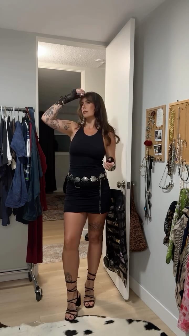 Post 10 by Nikki 🤎 on Instagram (video)