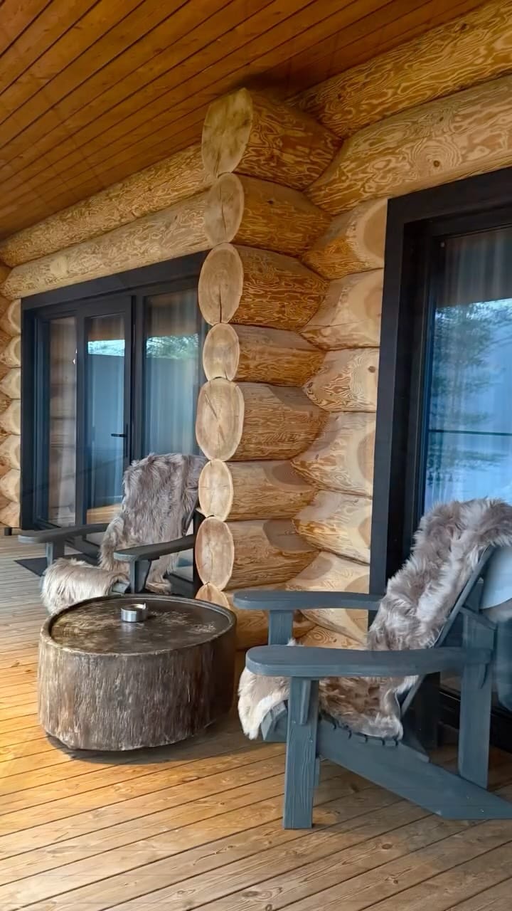 Post 3 by Lucy on Instagram (video)