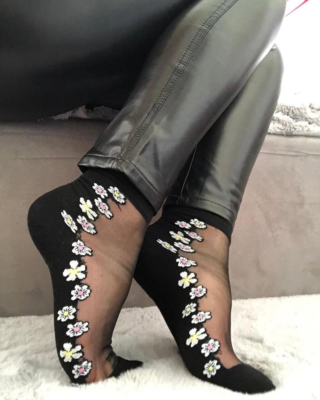 Post 6 by Global Trendz Fashion on Instagram (carousel)