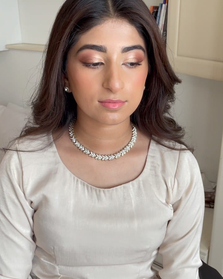 Post 9 by @sumanmakeup on Instagram (video)