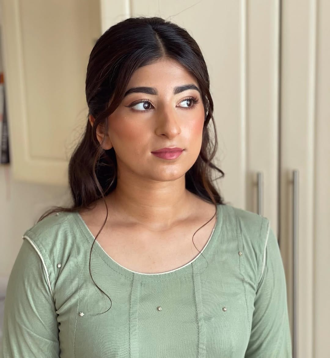 Post 7 by @sumanmakeup on Instagram (image)