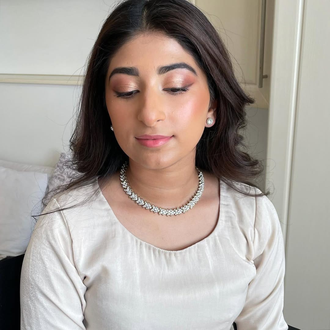 Post 8 by @sumanmakeup on Instagram (image)