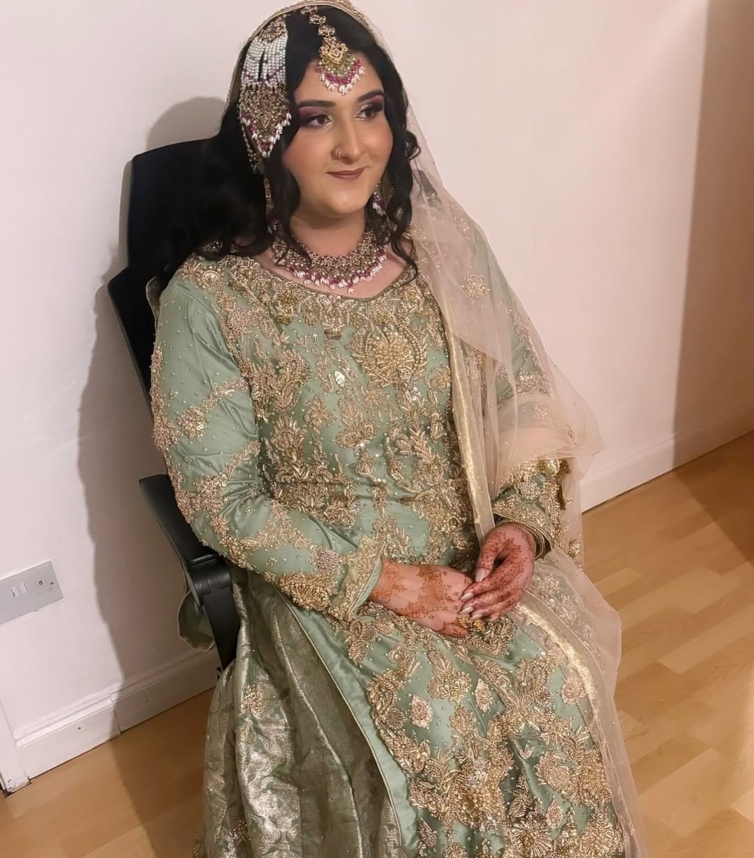 Post 3 by @sumanmakeup on Instagram (image)