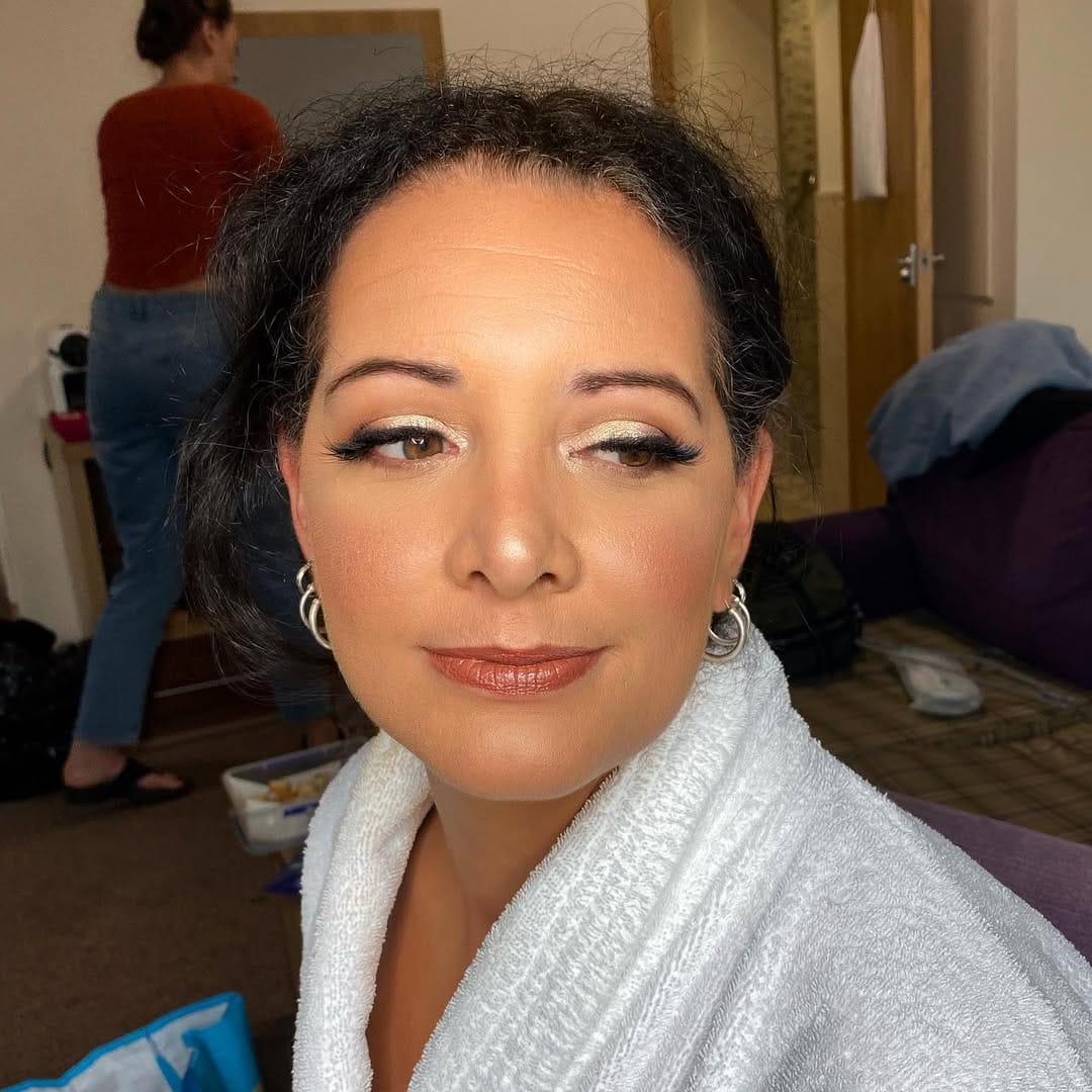 Post 3 by SAM OCONNOR MAKEUP on Instagram (carousel)