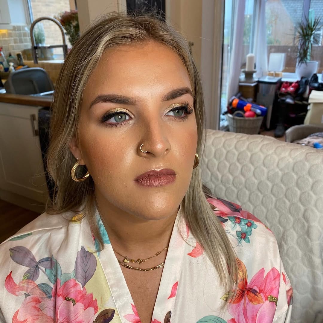 Post 6 by SAM OCONNOR MAKEUP on Instagram (carousel)