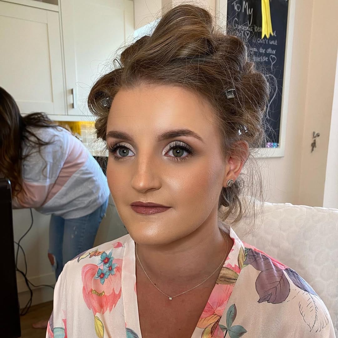 Post 5 by SAM OCONNOR MAKEUP on Instagram (carousel)