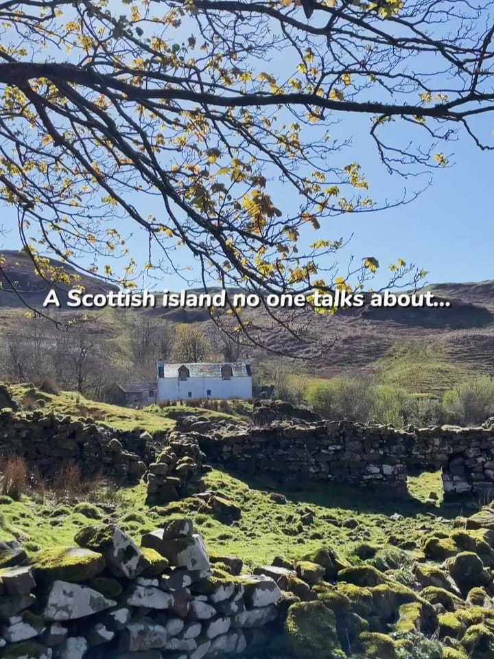 Post 3 by Mary |📍Scotland | Travel photography🌸 on Instagram (carousel)