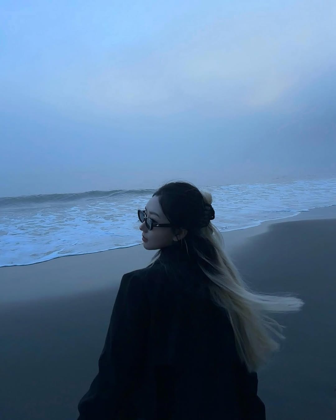 Post 9 by 🖤Yooyi🖤 on Instagram (carousel)