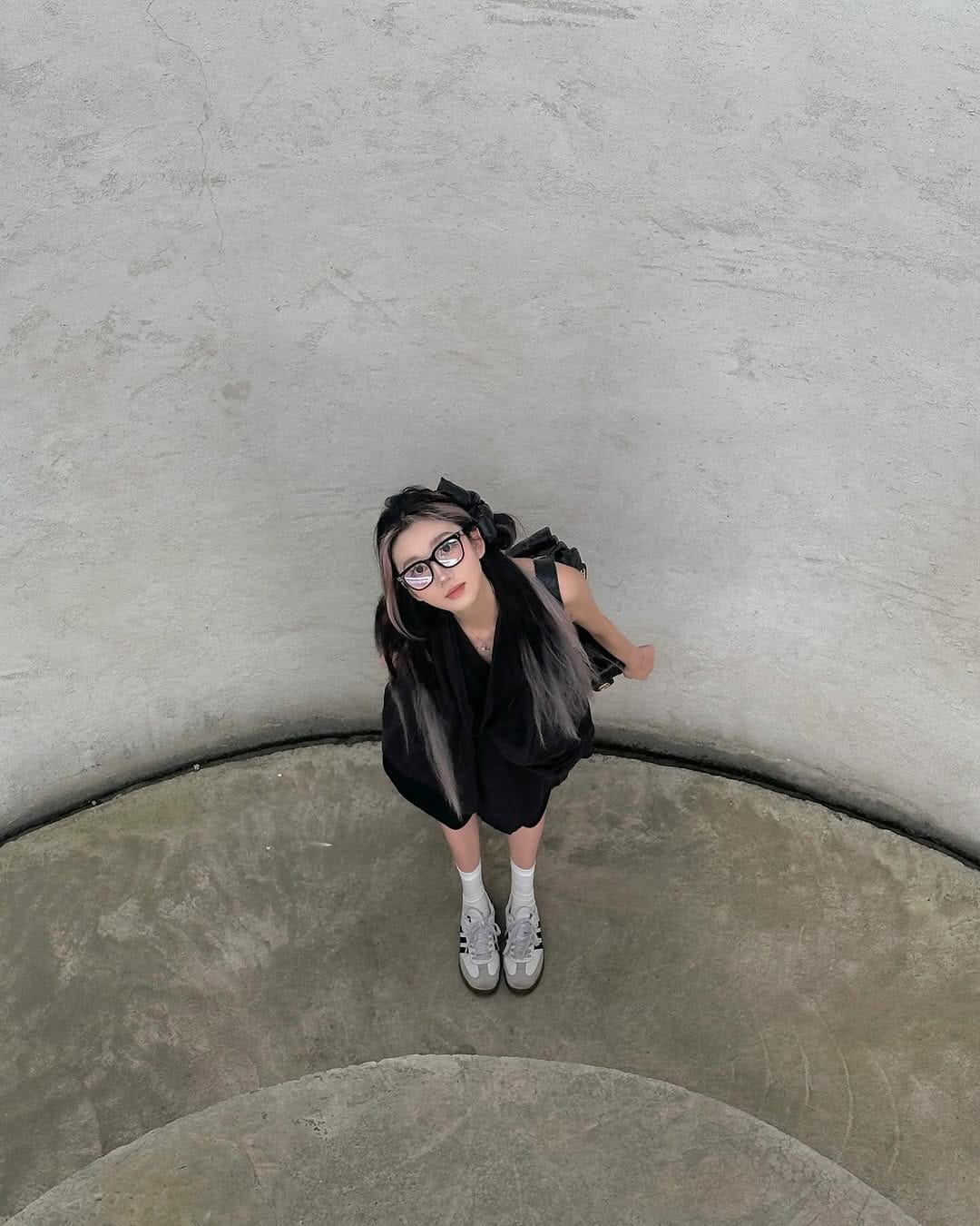 Post 4 by 🖤Yooyi🖤 on Instagram (carousel)