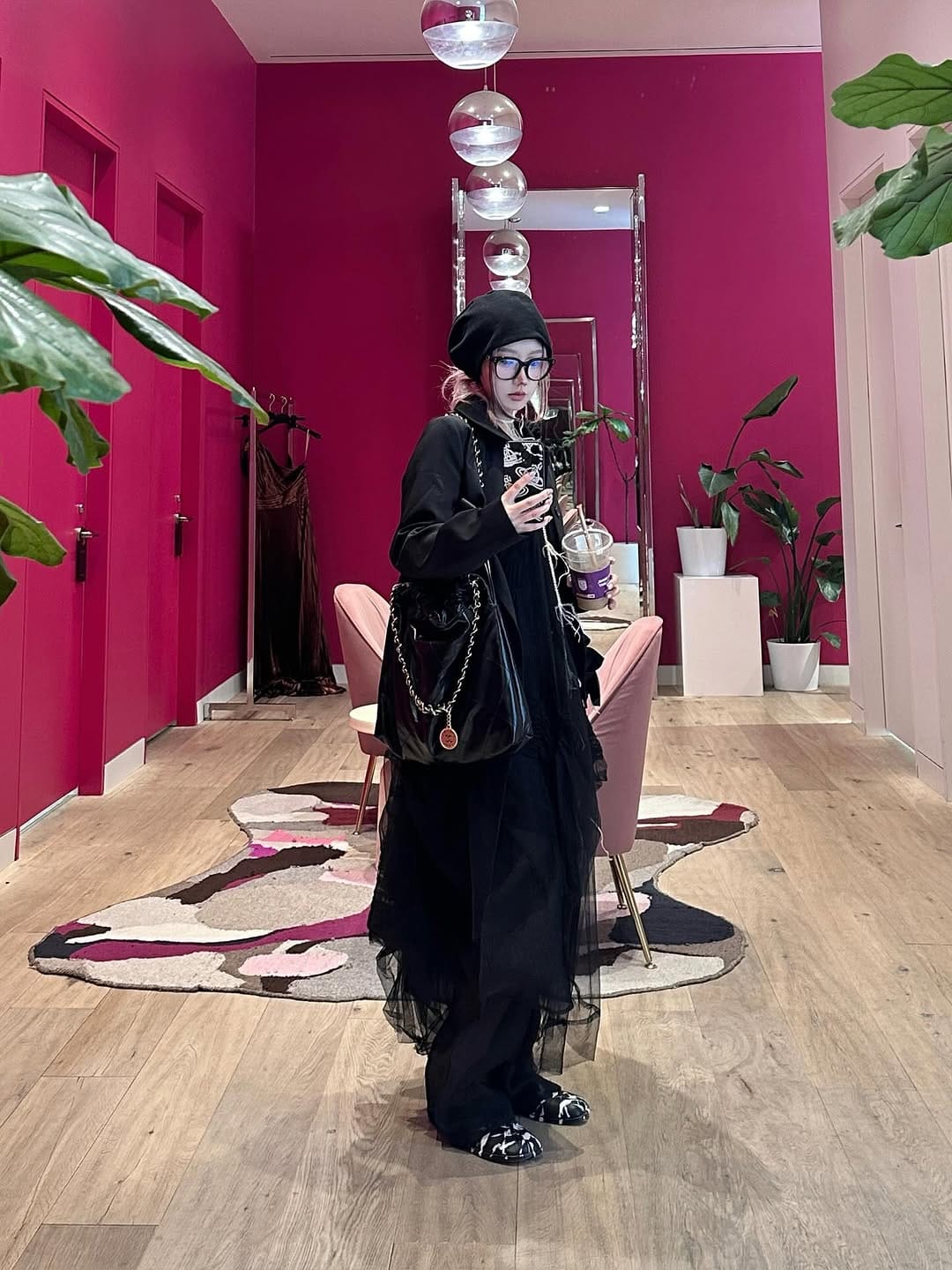 Post 2 by 🖤Yooyi🖤 on Instagram (carousel)