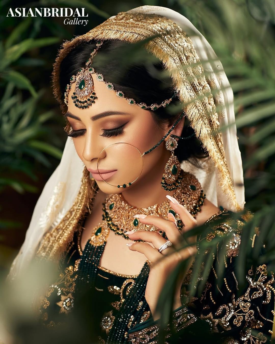 Post 3 by ℂ𝔼𝕃𝔼𝔹ℝ𝕀𝕋𝕐 𝕄𝔸𝕂𝔼𝕌ℙ 𝔸ℝ𝕋𝕀𝕊𝕋 on Instagram (image)