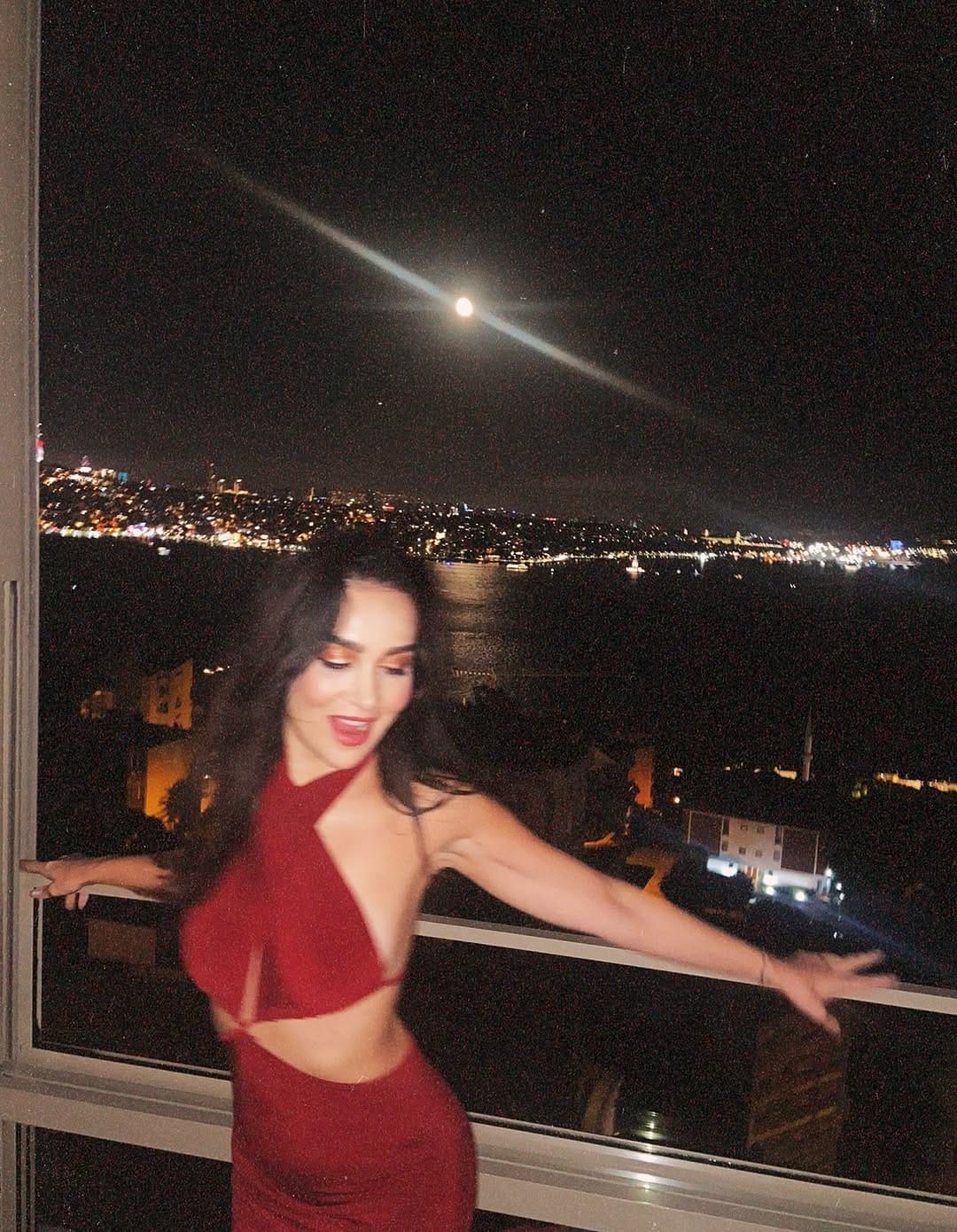 Post 6 by hande kaptan on Instagram (carousel)