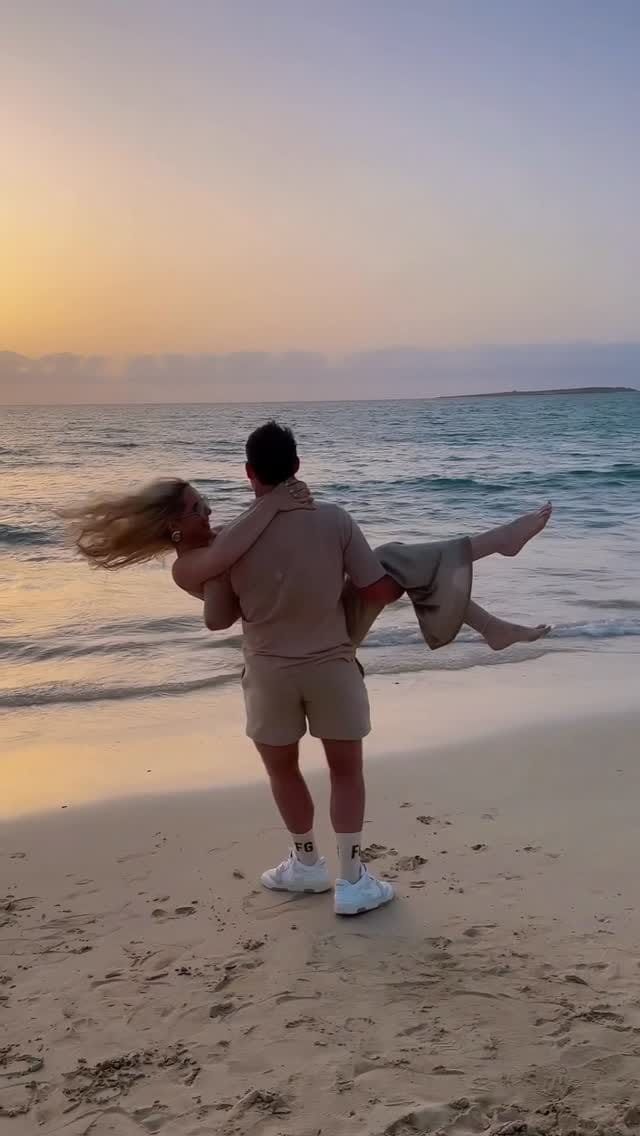 Post 4 by Kayleigh Audsley on Instagram (video)