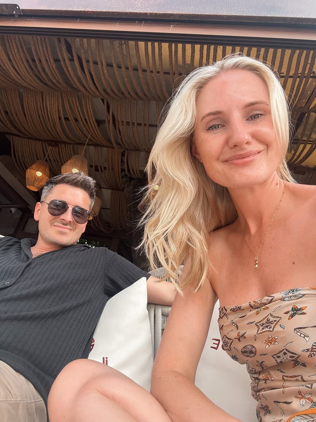 Post 2 by 𝗦𝗜𝗠𝗢𝗡𝗔 𝗩𝗔 ‣ on Instagram (carousel)