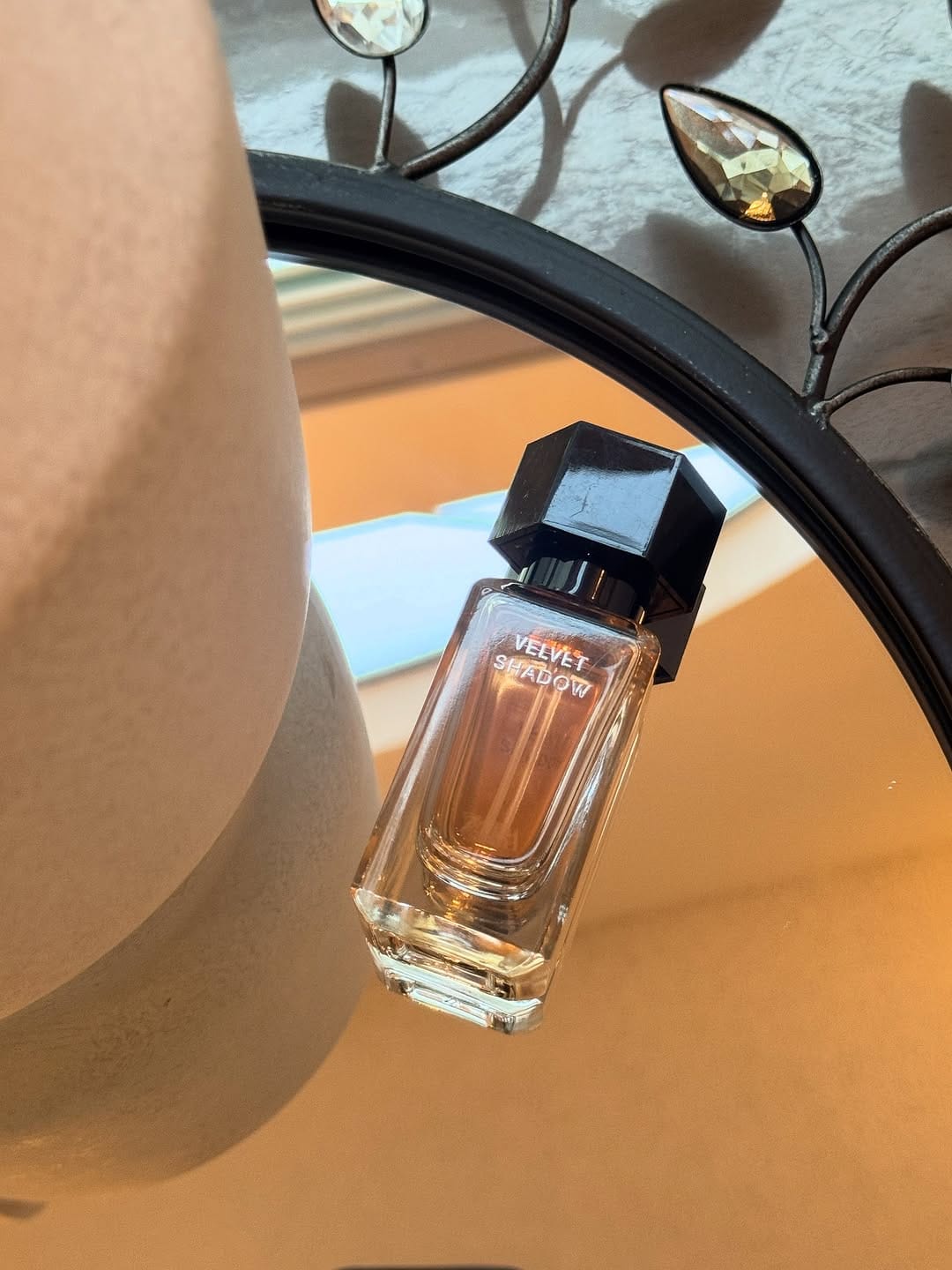 Post 4 by ASH / MAKEUP JUNKIE on Instagram (carousel)