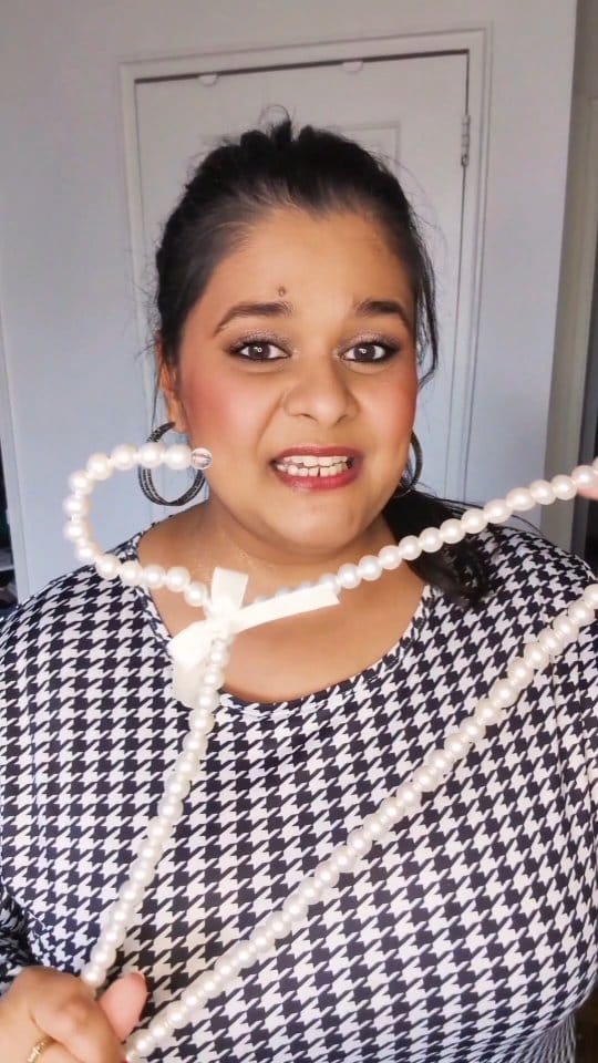 Post 5 by Tanvi Aggarwal on Instagram (video)