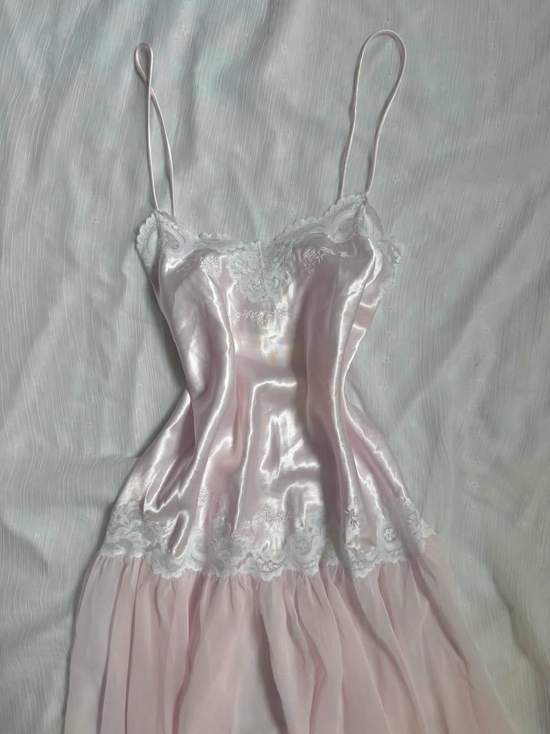 Post 1 by Luvbug Vintage 💌 on Instagram (carousel)
