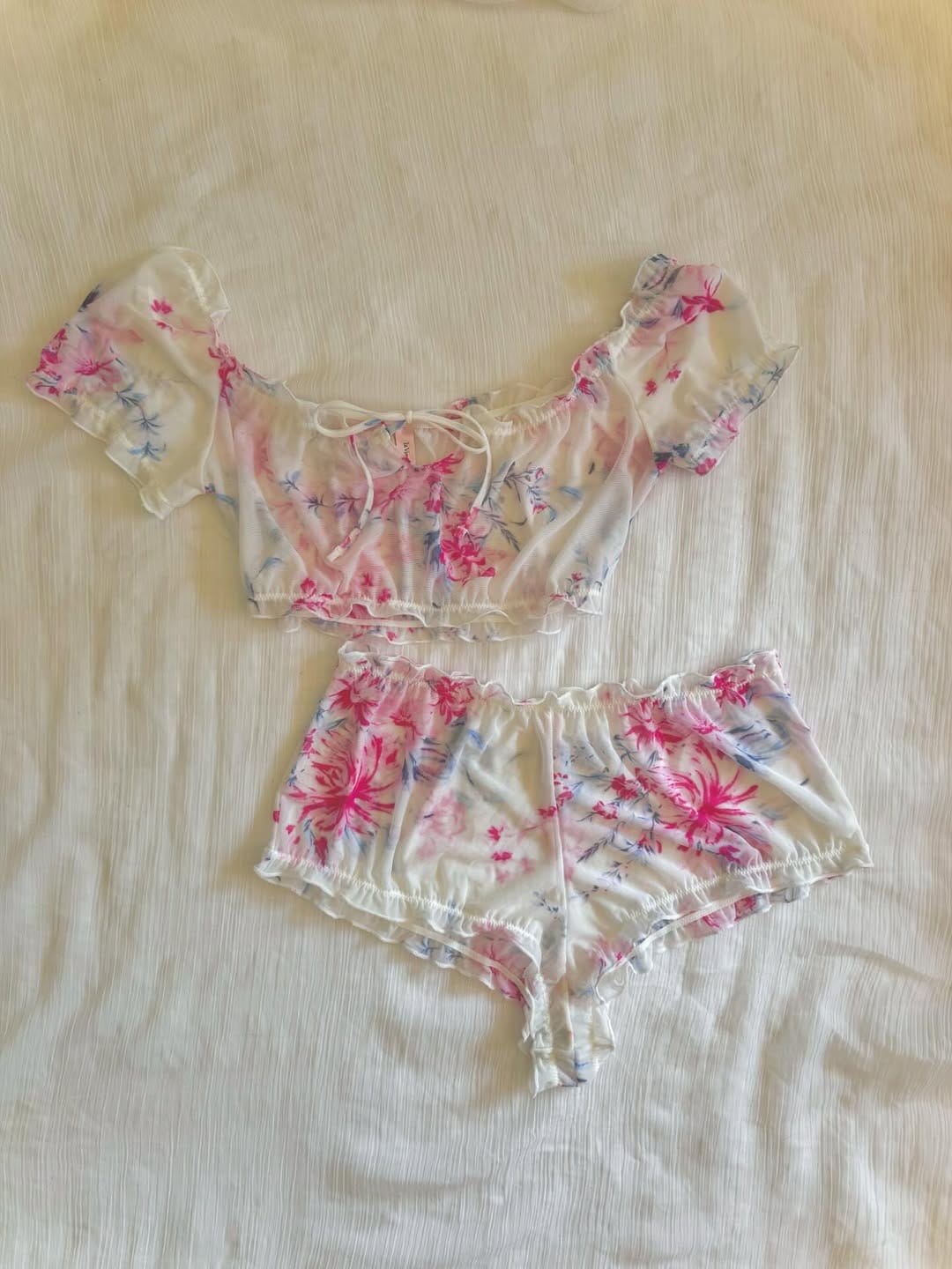 Post 7 by Luvbug Vintage 💌 on Instagram (carousel)