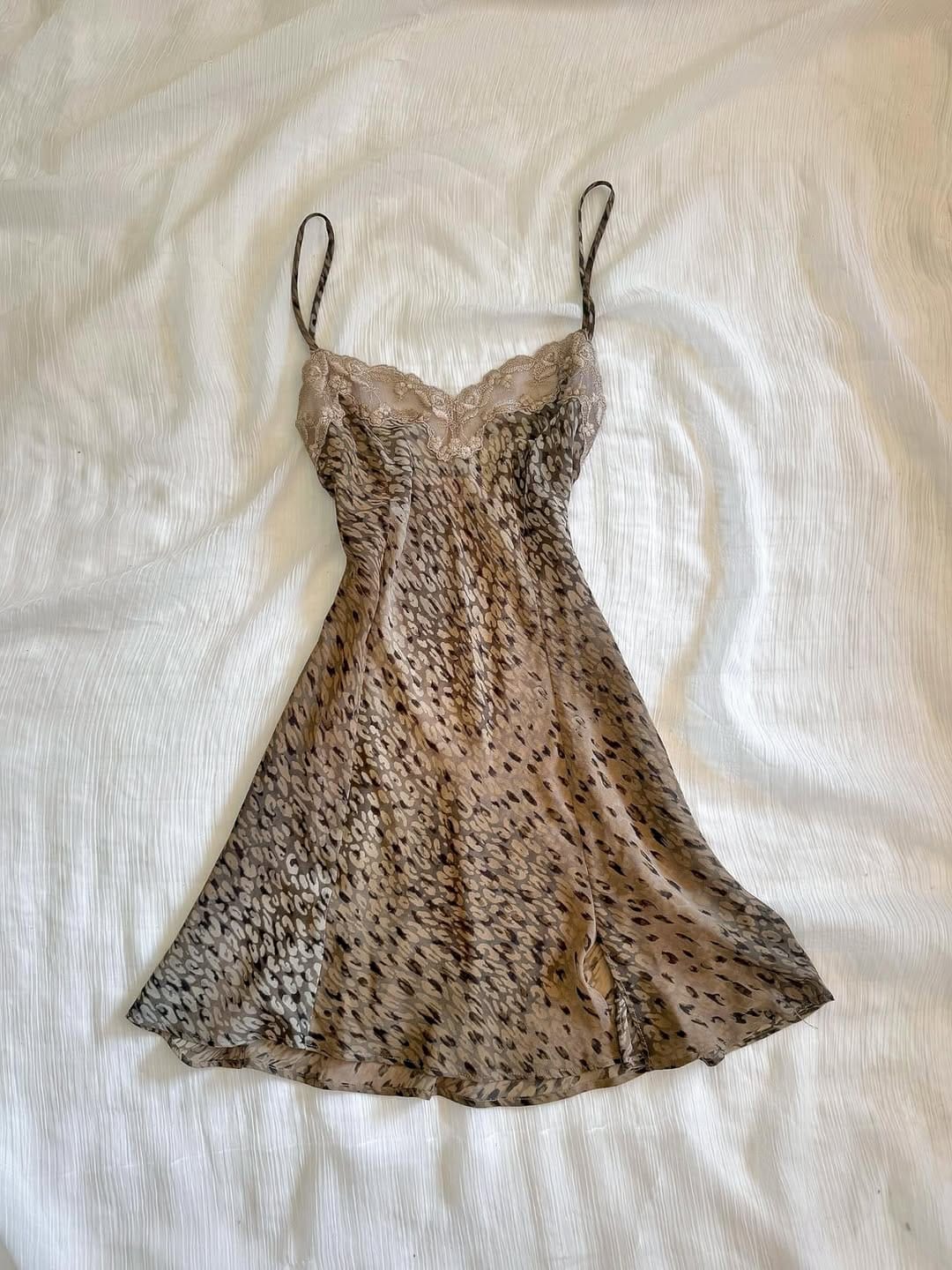 Post 4 by Luvbug Vintage 💌 on Instagram (carousel)