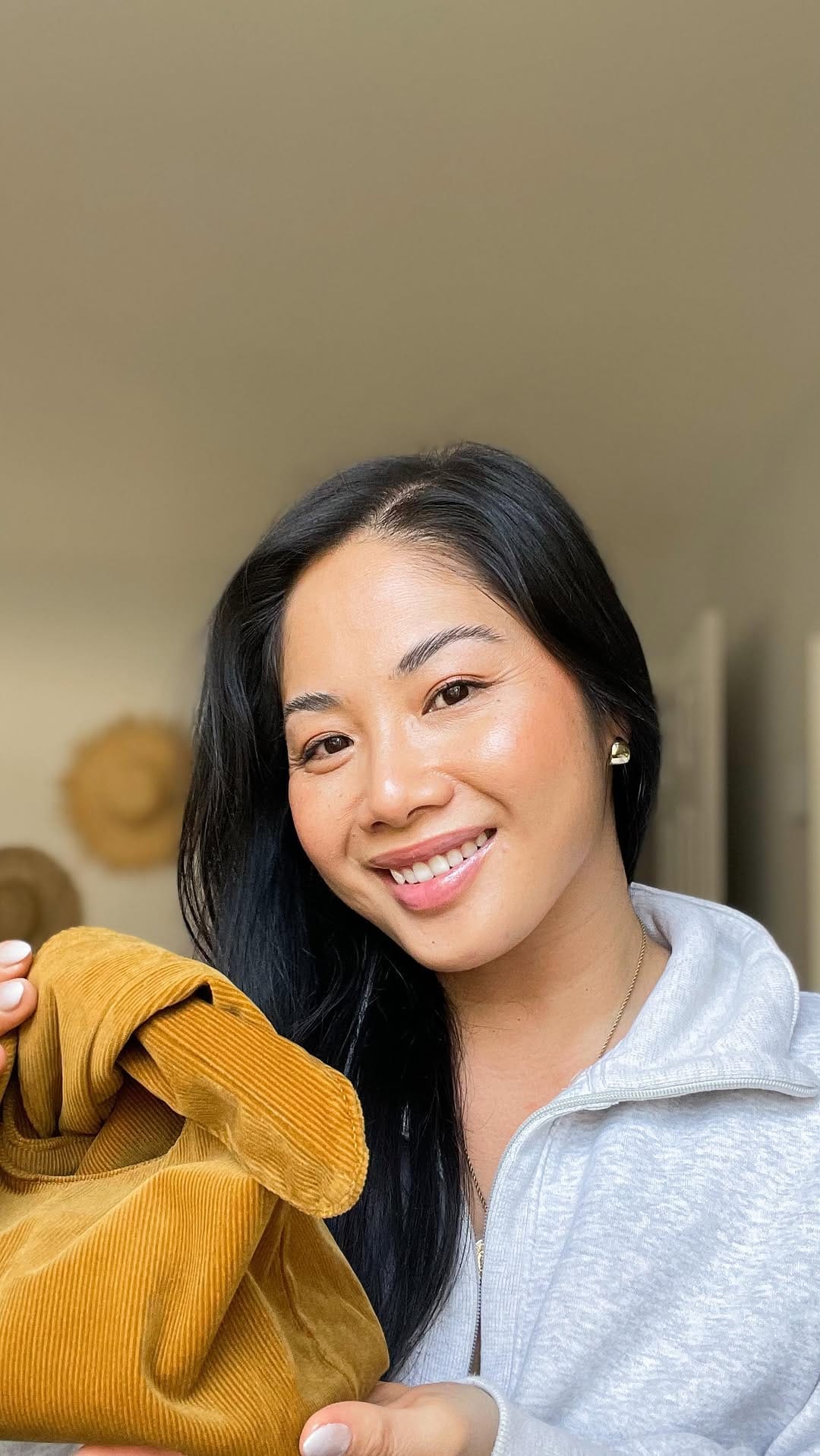 Post 9 by Thanh on Instagram (video)