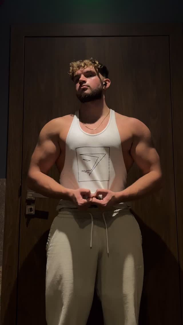 Post 2 by Elliot Brandon on Instagram (video)