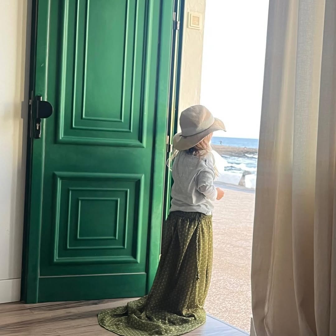 Post 6 by Emily-Clare Hill • Doula • Yoga Teacher • Hypnobirthing on Instagram (carousel)