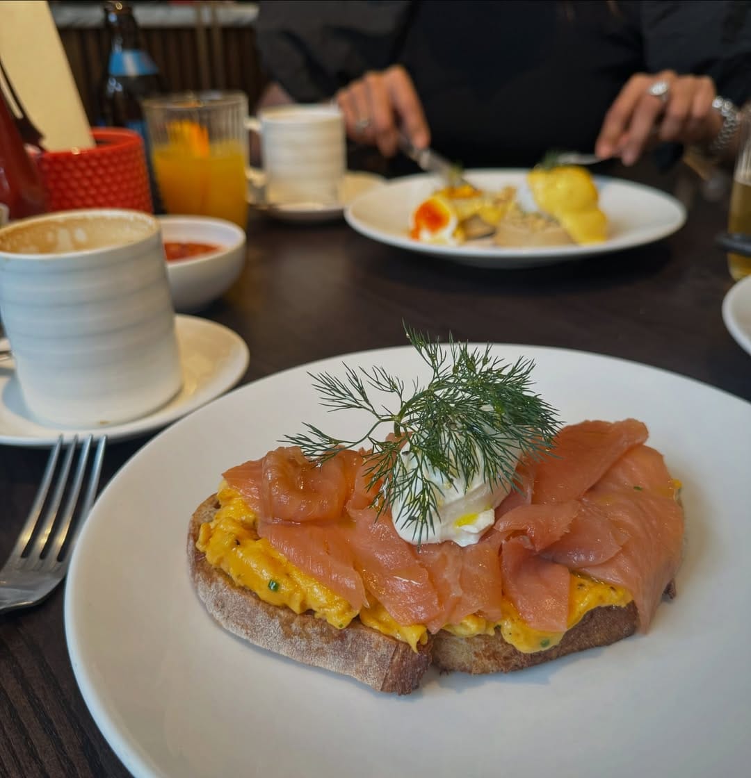 Post 3 by @londoneronthego on Instagram (image)