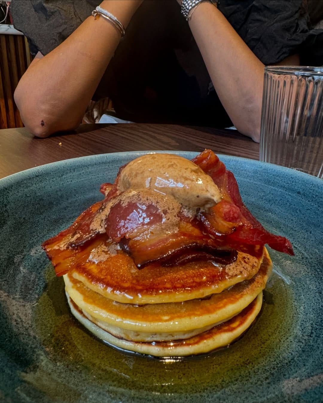 Post 4 by @londoneronthego on Instagram (image)