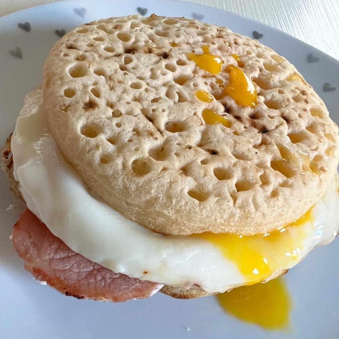 Post 2 by 𝒩𝒾𝓀𝓀𝒾 on Instagram (image)