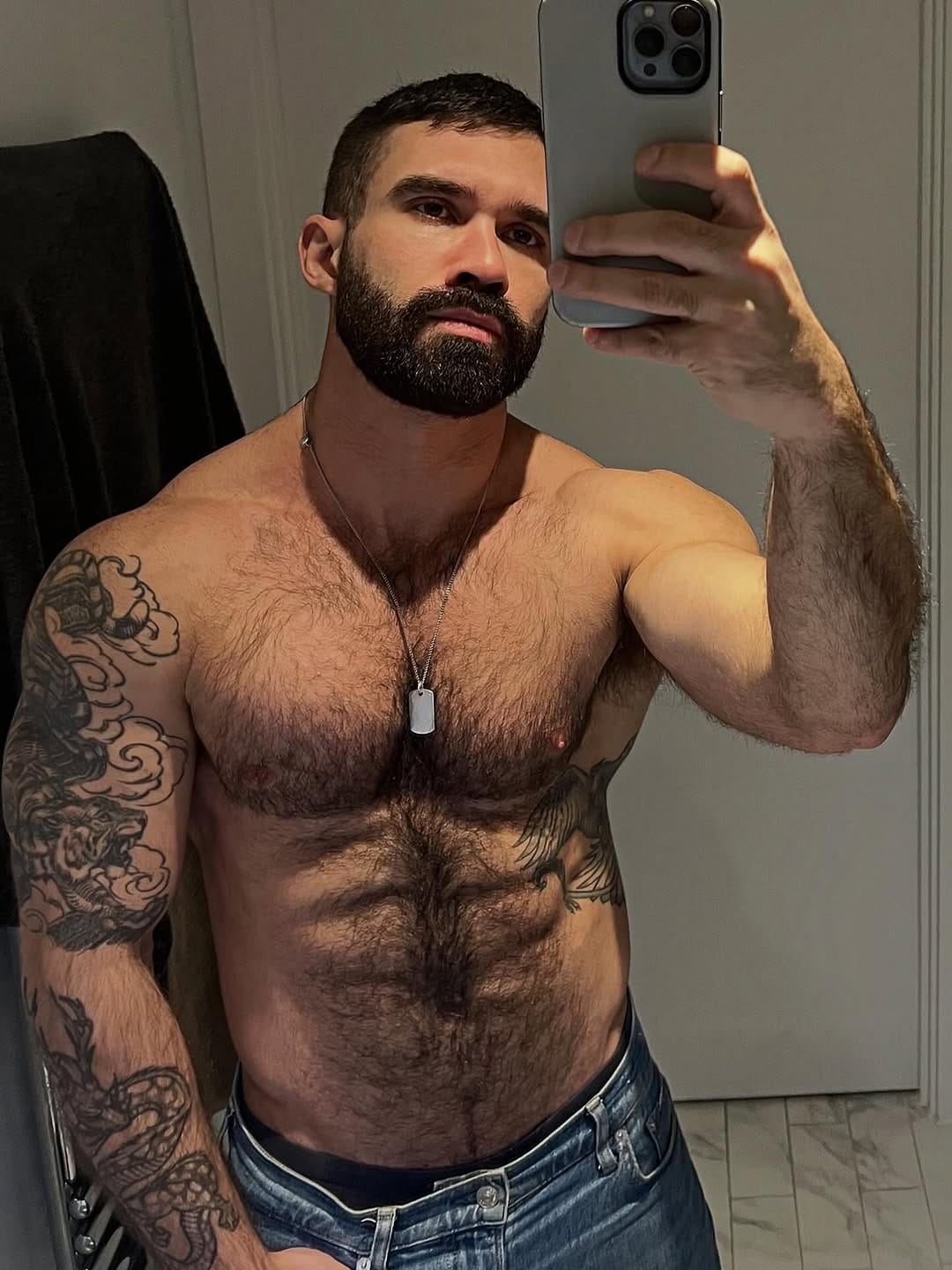 Post 4 by Victor Cardoso on Instagram (image)