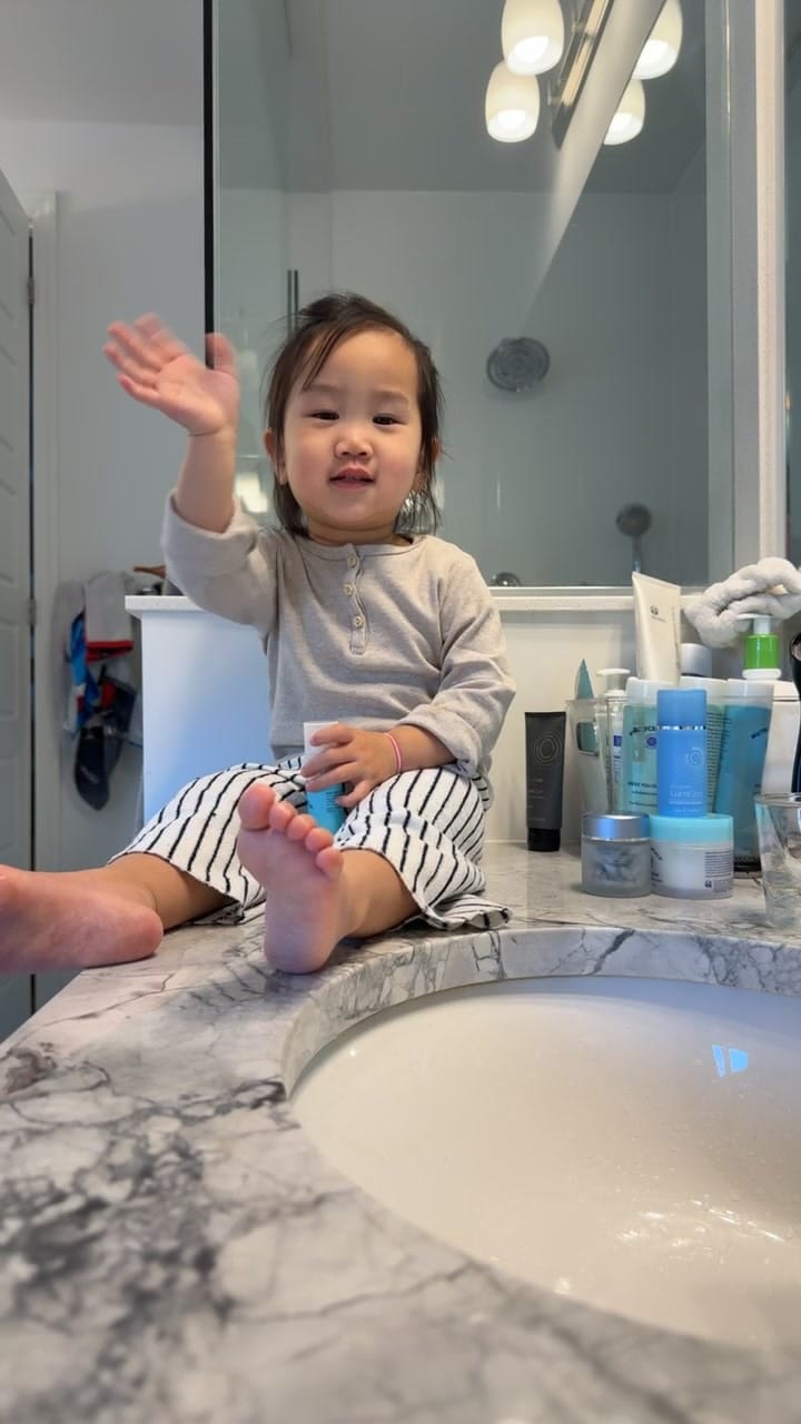 Post 4 by Mandy Yuen | Mom Life • Glow & Freedom on Instagram (video)