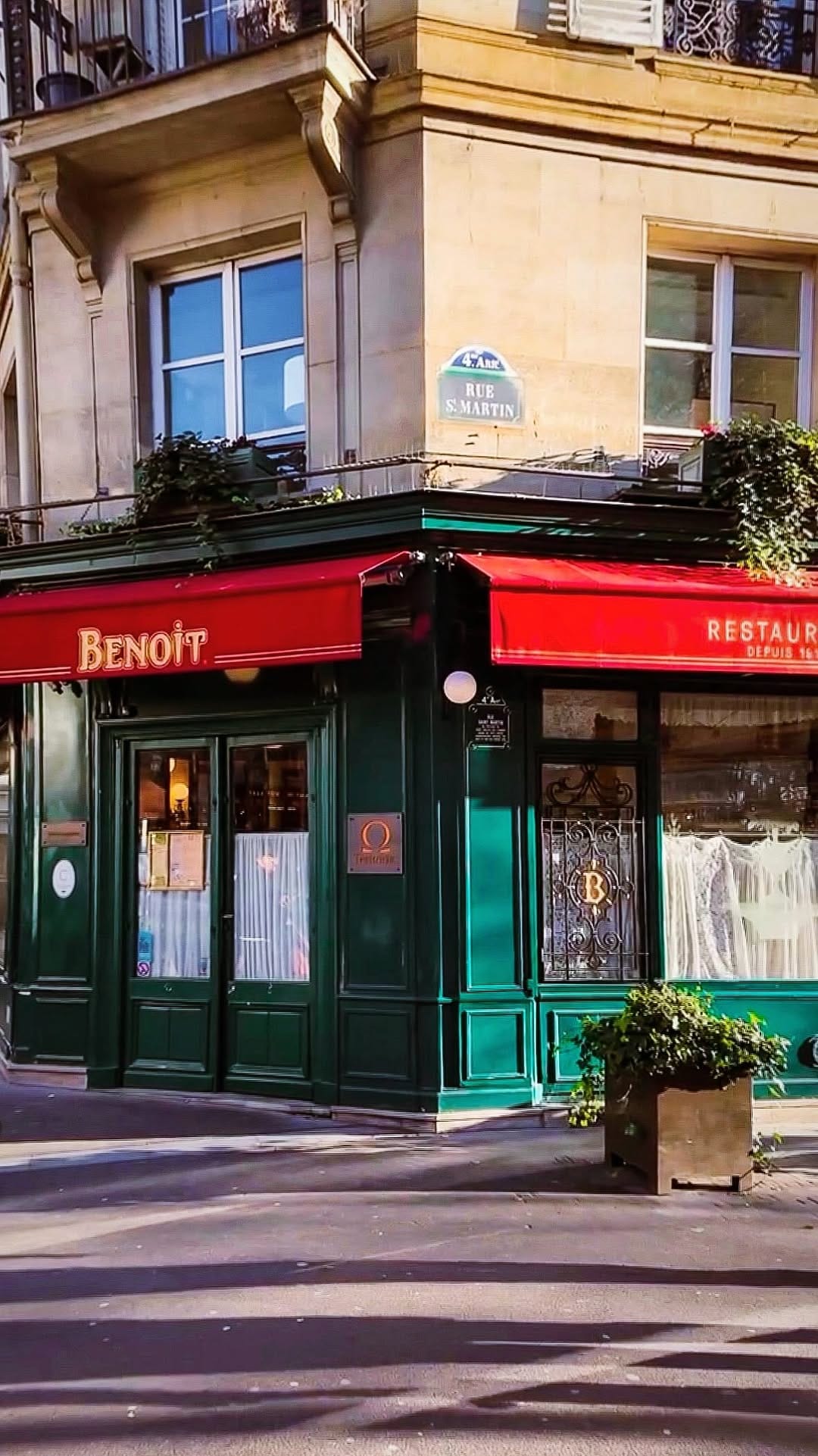 Post 3 by LONDON GASTRO BOY on Instagram (video)