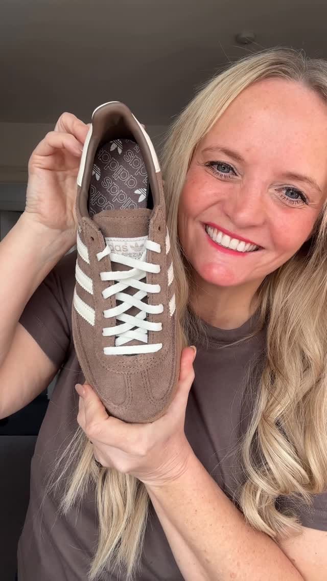Post 2 by CAROLINE - Midsize Style Petite Inspo. 5ft 3, size 12-14 on Instagram (video)