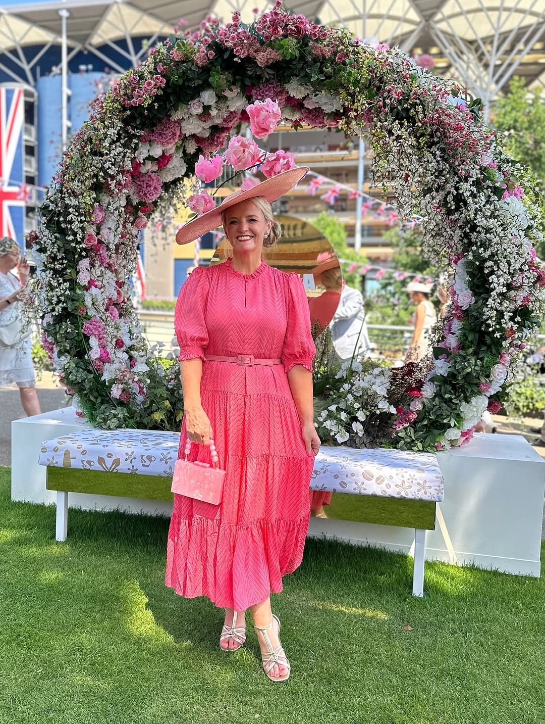 Post 8 by CAROLINE - Midsize Style Petite Inspo. 5ft 3, size 12-14 on Instagram (carousel)