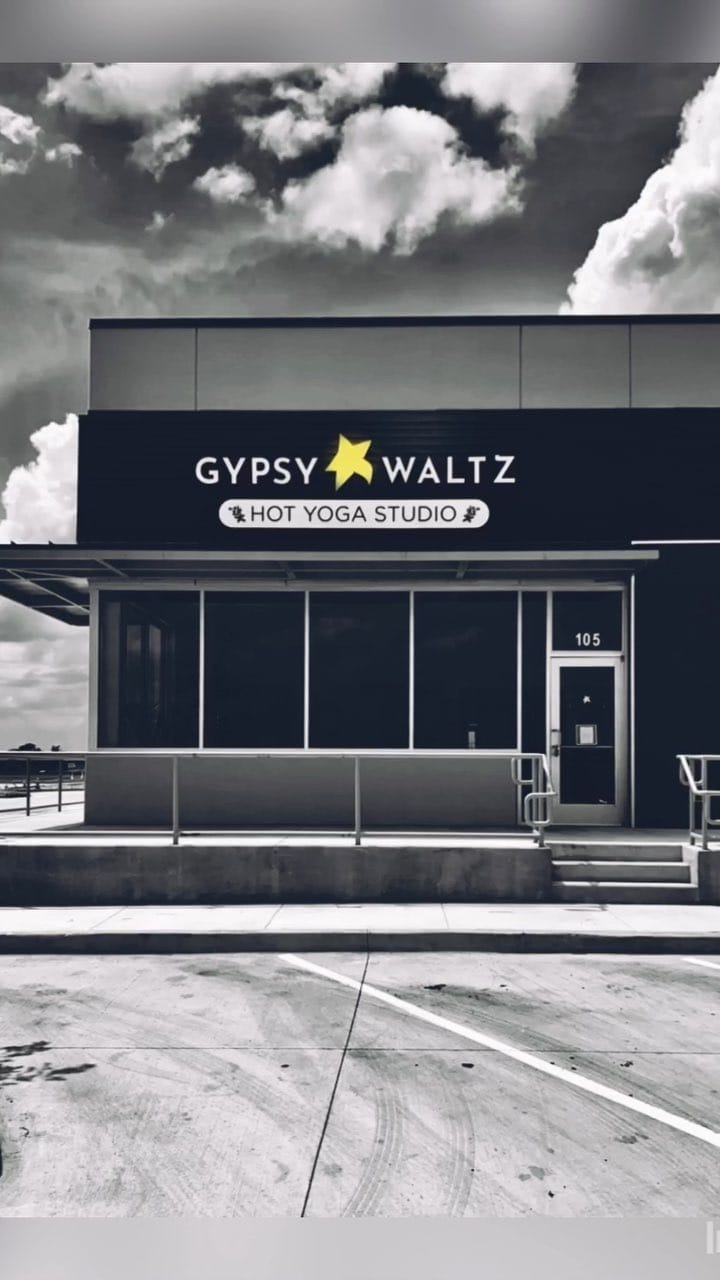 Post 10 by Gypsy Waltz | Yoga-Cycle-Barre-Row-Kettlebell-Bounce-TRX💛💐 on Instagram (video)