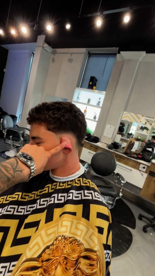 Post 6 by Deauville Au Masculin on Instagram (video)
