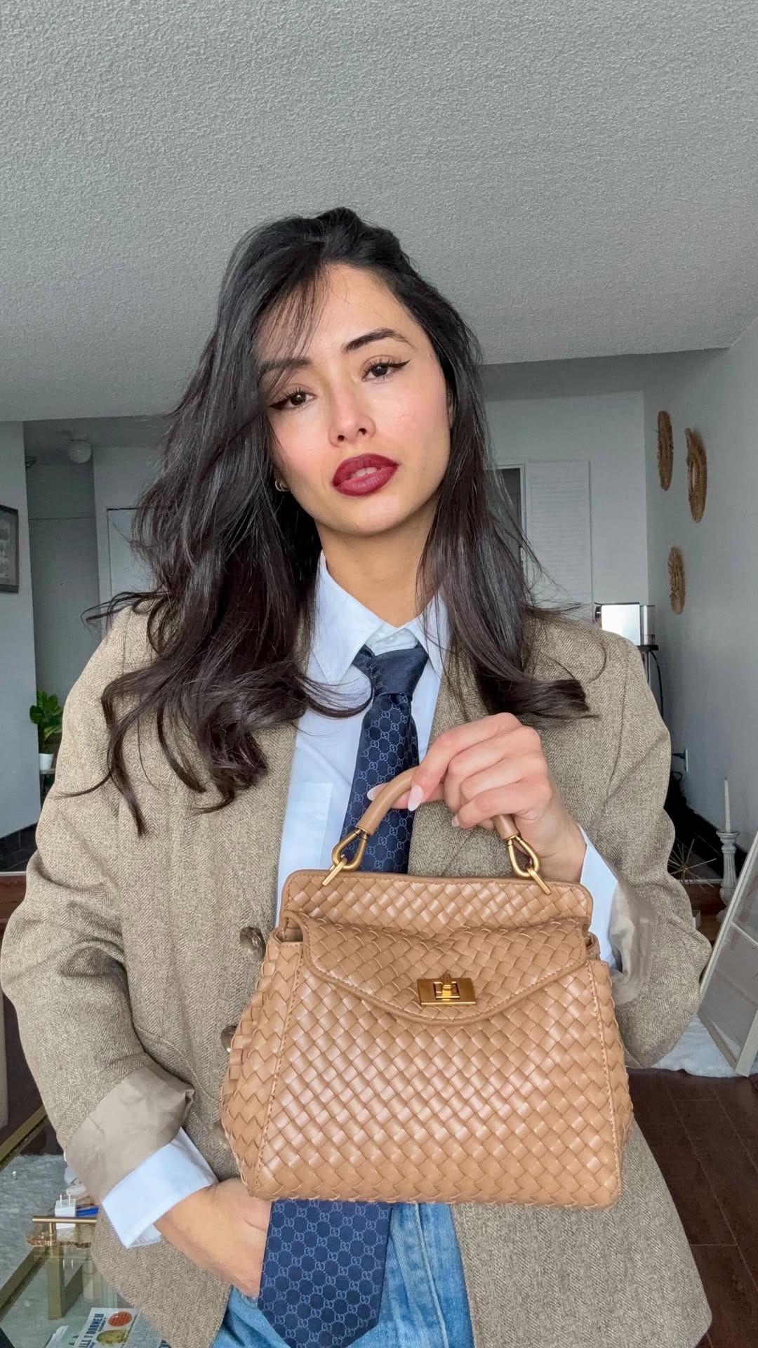 Post 10 by Molka amamou on Instagram (video)