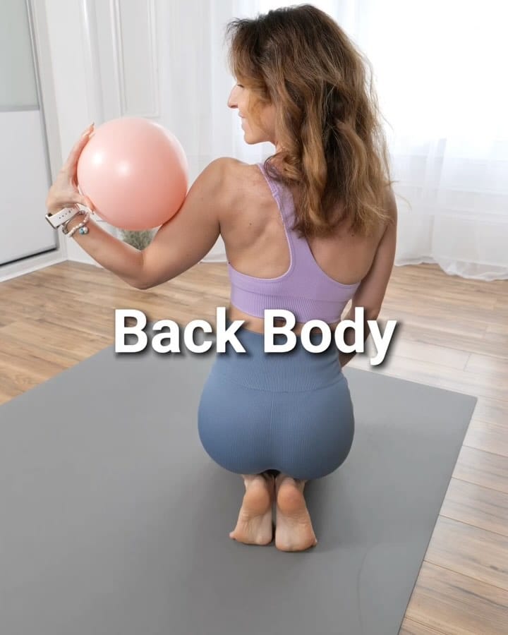 Post 8 by Joana V | Online Home Workouts on Instagram (carousel)
