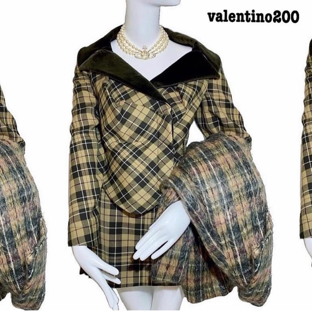 Post 4 by Vivienne Westwood on Instagram (image)