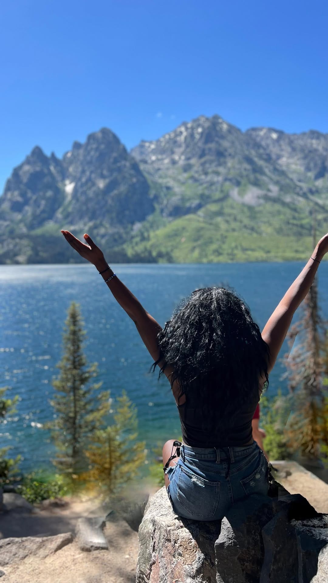 Post 8 by Tiana Renee on Instagram (video)