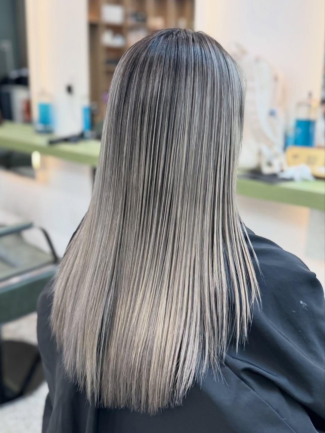 Post 4 by 𝐀𝐘𝐀🇨🇦Vancouver Hair Artist🇨🇦バンクーバー美容師 on Instagram (carousel)