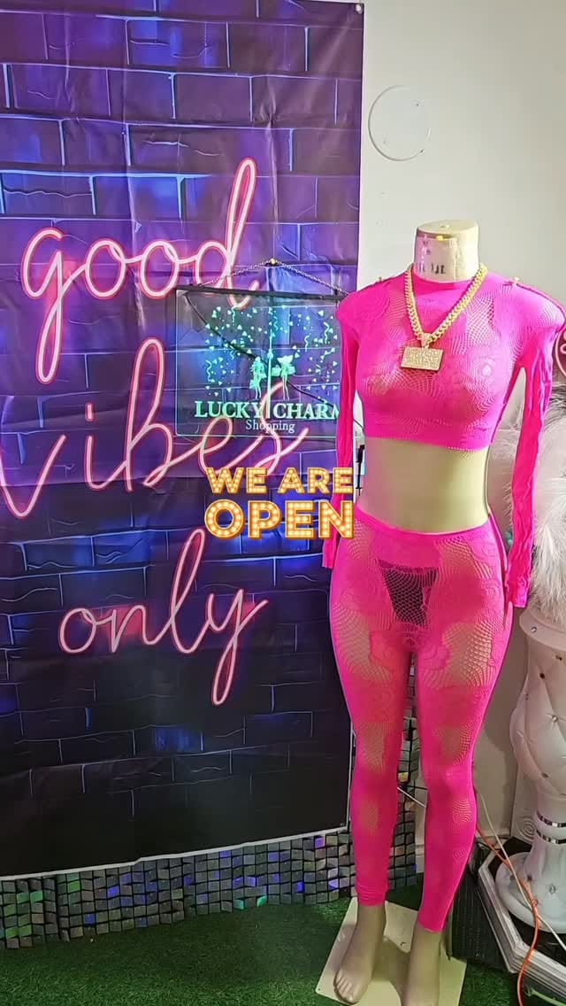 Post 9 by LuckyCharmShoppingBoutique 💚 on Instagram (video)