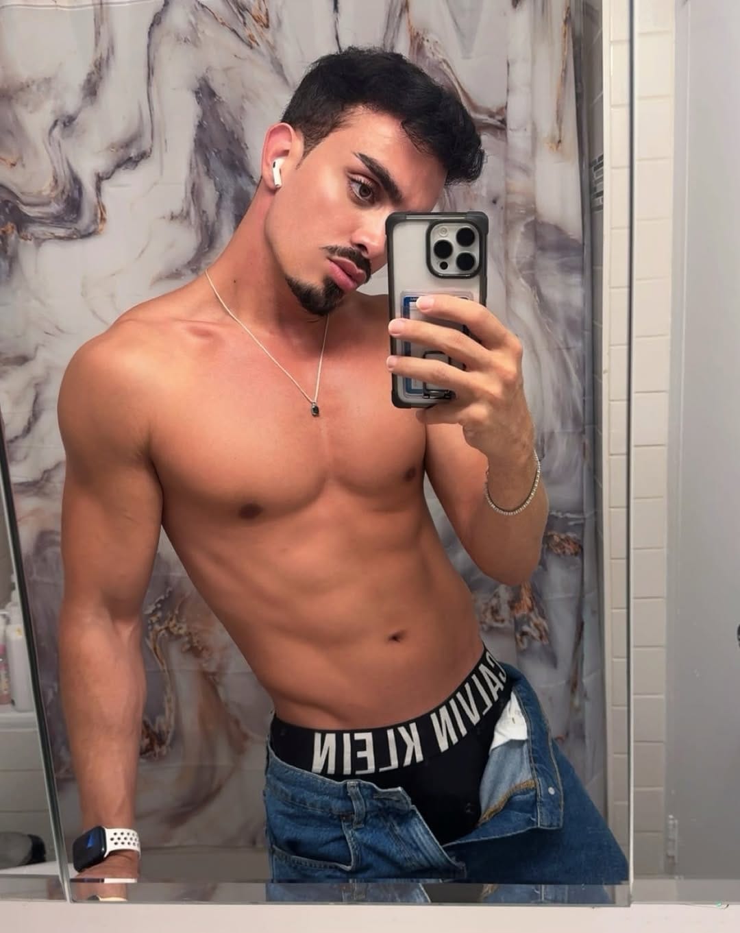 Post 3 by ⛓Kmal Dalati ⛓ on Instagram (image)