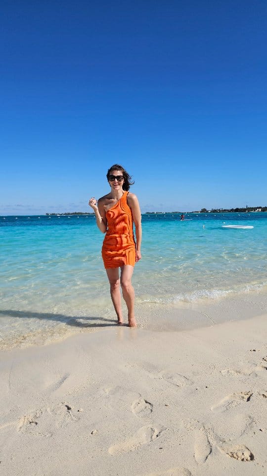 Post 5 by Tara | Chic outfits for women on Instagram (video)