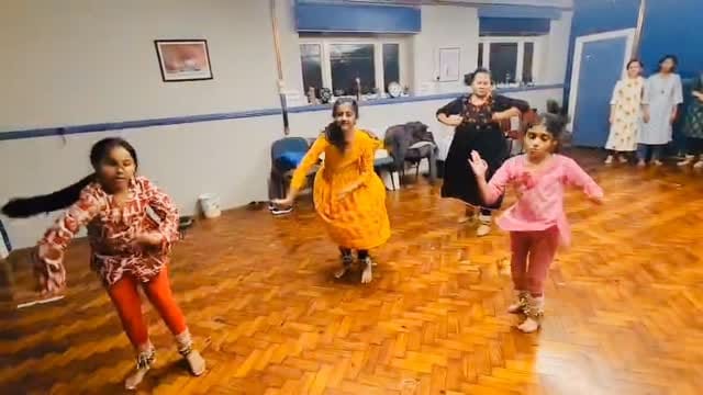 Post 5 by Roshni Sarkar on Instagram (video)