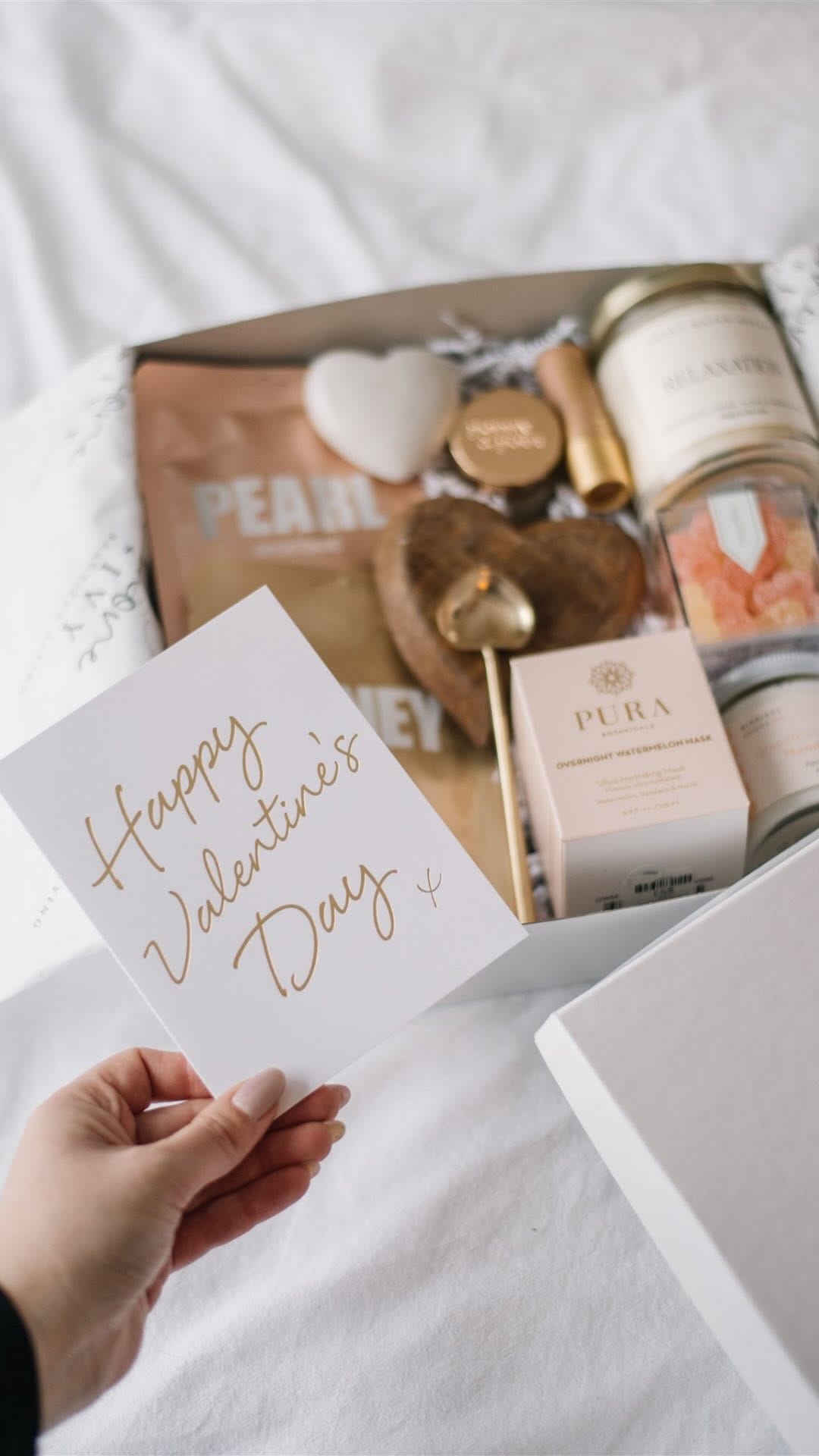 Post 4 by Simone & Ivy | Home Decor + Gifts Canada on Instagram (video)