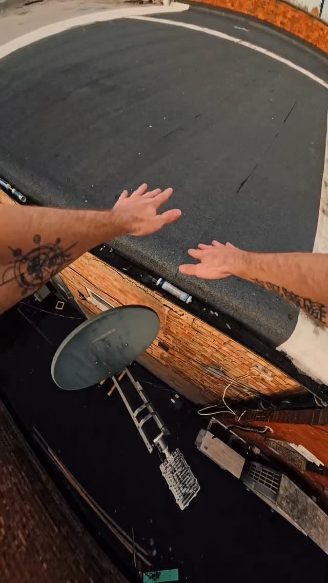 Post 6 by D Λ V I D on Instagram (video)