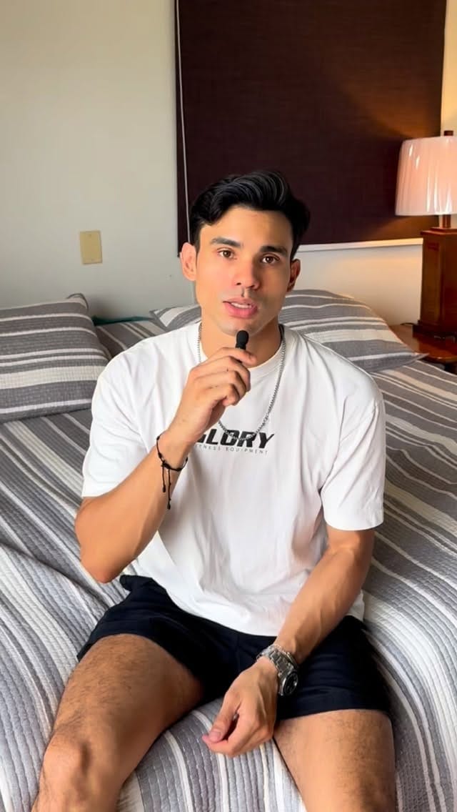 Post 6 by B R A N D O N ~ C H A N on Instagram (video)